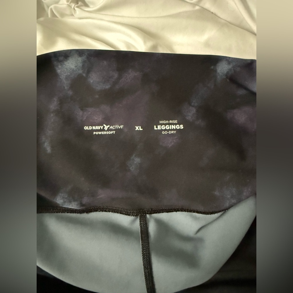 Maternity Powersoft Leggings - Picture 4 of 4